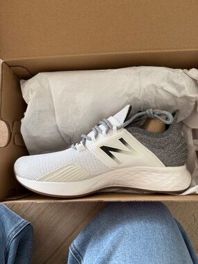 New Balance White & Gray Knit Athletic Sneakers